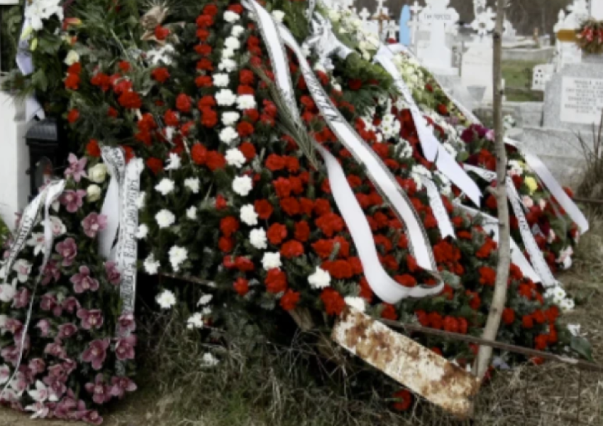 В Молдове могут запретить пластиковые венки на кладбищах