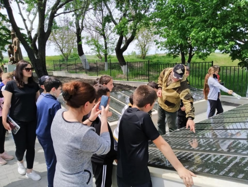 Школьники Тараклии побывали на мемориалах Кишинева и Шерпен