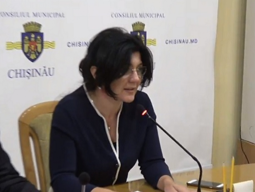 Раду отказалась проводить заседания в зале, напоминающем ей Советский Союз: «приходится бегать"