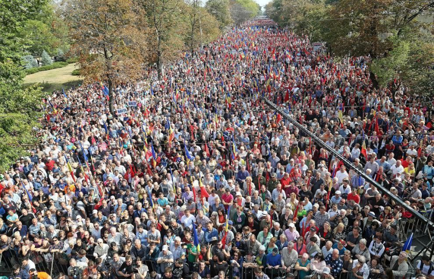 В Кишиневе состоится масштабный митинг за досрочные выборы 