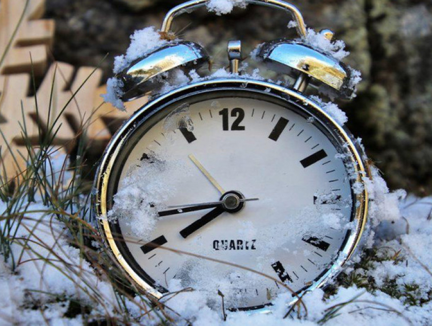 Молдова переходит на зимнее время