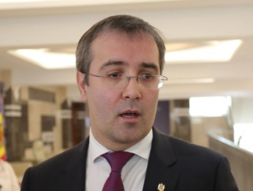 Сергею Сырбу снова едва не сделали больно - на этот раз физически