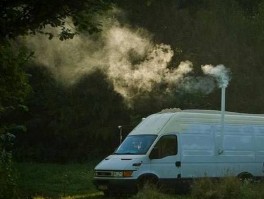 Пара из Молдовы исследует планету в доме на колесах