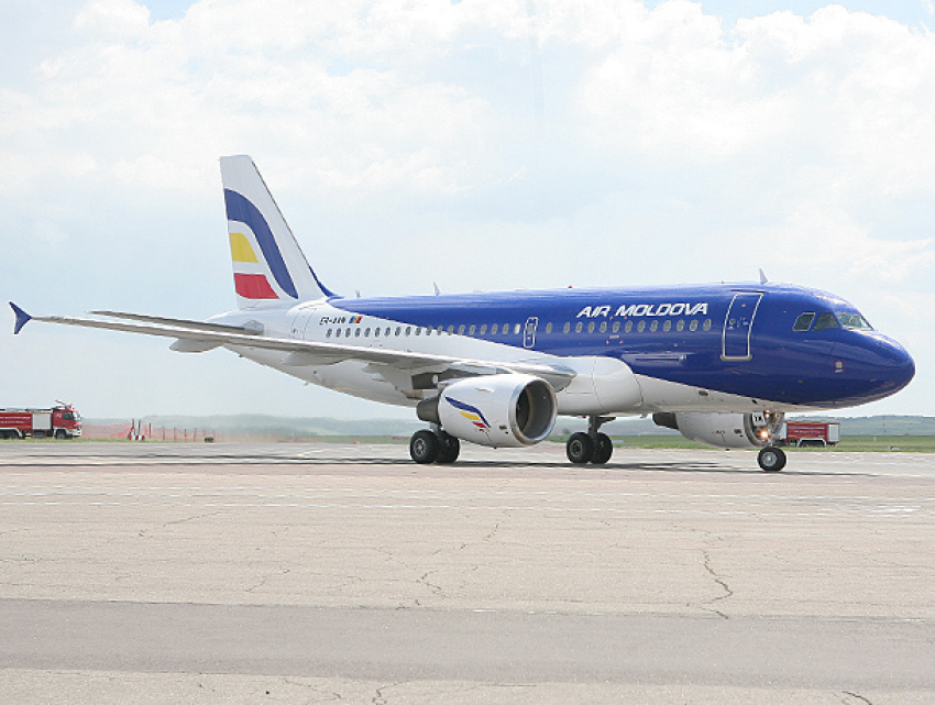 Двух бывших руководителей Air Moldova будут судить за злоупотребление служебным положением