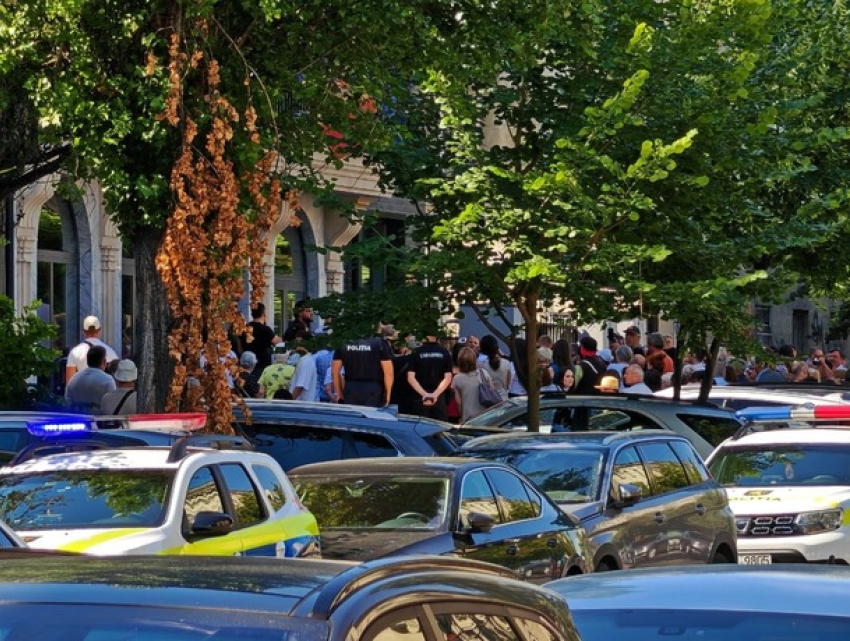 В Кишиневе у здания НАРЭ состоялся протест против возможного повышения тарифа на газ