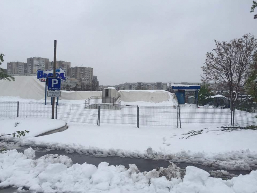 У столичного катка Ice Bravo рухнула крыша