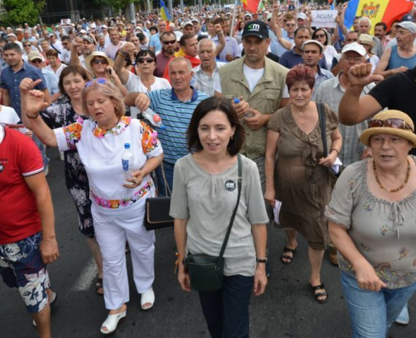 Майя Санду сетует на то, что её везде преследует полиция 