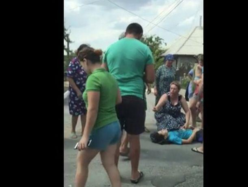 В районе Штефан-Водэ водитель на Жигулях сбил молодого парня на велосипеде, жертва получила серьёзные травмы