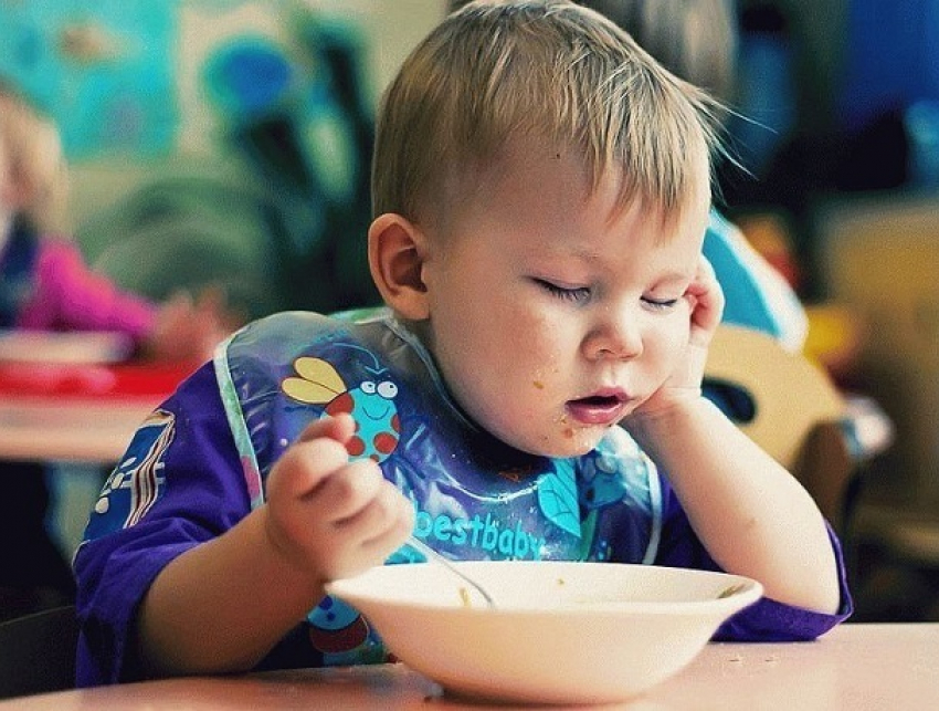 Правительство увеличило стоимость питания в детских садах Молдовы