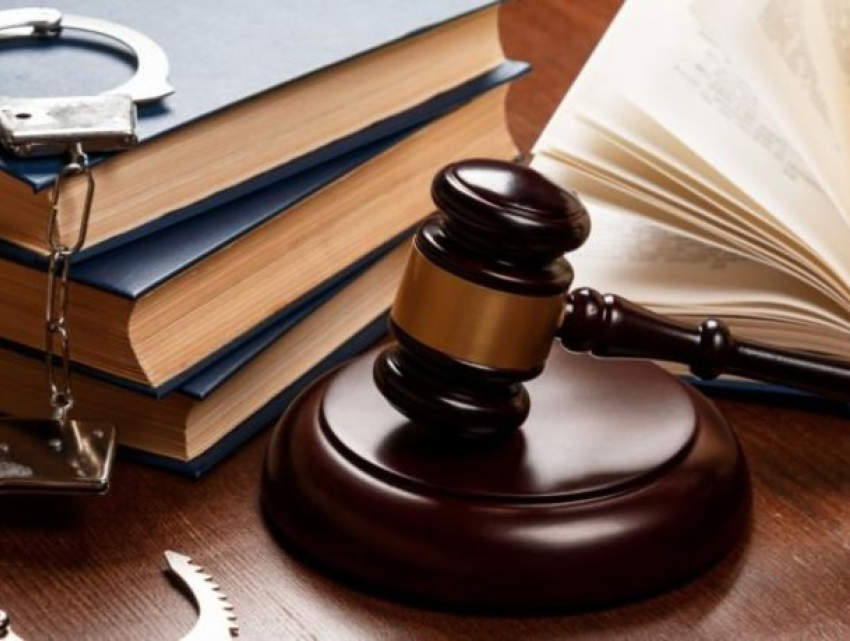 Пьяный судья в Сороках избил человека, устроил ДТП и попытался скрыться: МВД передало дело прокурору