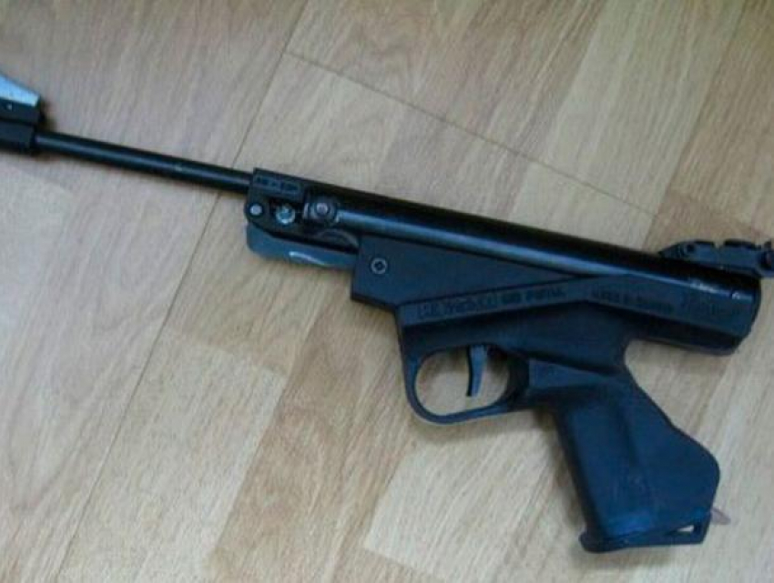 Житель Приднестровья выстрелил сам себе в ногу