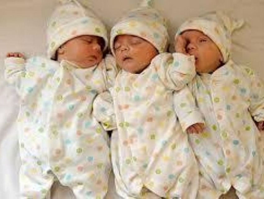 Впервые за 9 лет в Унгенах родились тройняшки