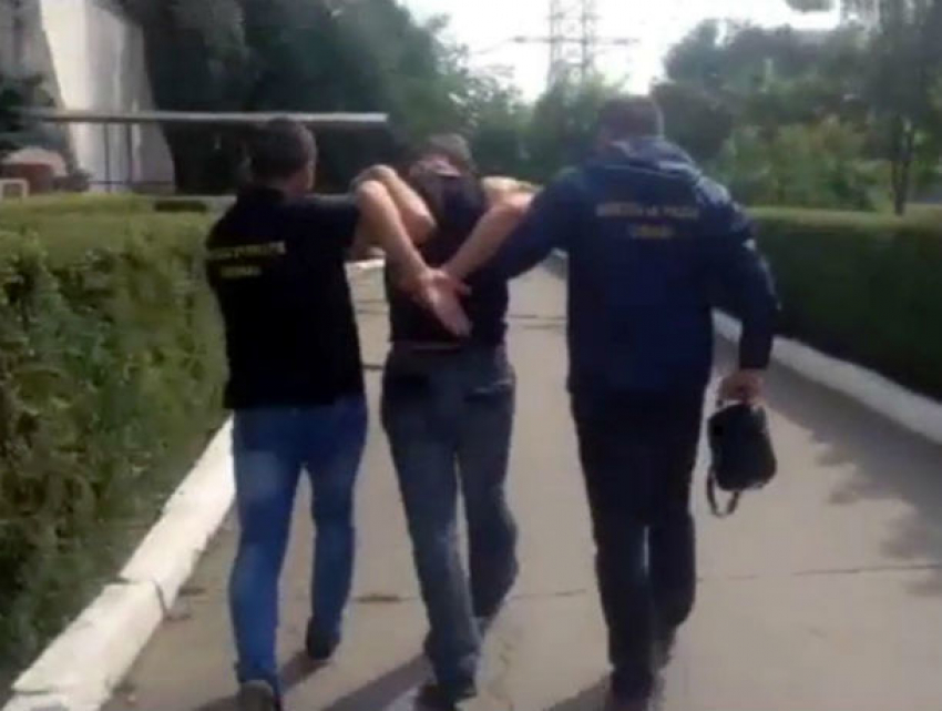 Задержание особо опасного преступника в Кишиневе попало на видео