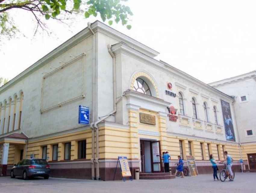 Четыре кинотеатра «Патрия» и два ресторана, принадлежавших Виктору Шелину, выставили на продажу