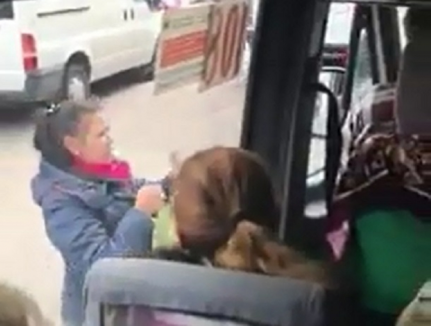 "Виноградные страсти» в столичной маршрутке попали на видео: кишиневцы неожиданно защитили водителя