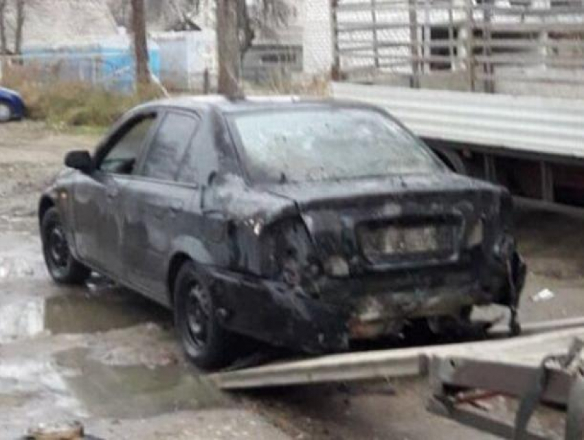 «Так не доставайся же ты никому» - в Кагуле водитель попытался сжечь свою машину на глазах полицейских