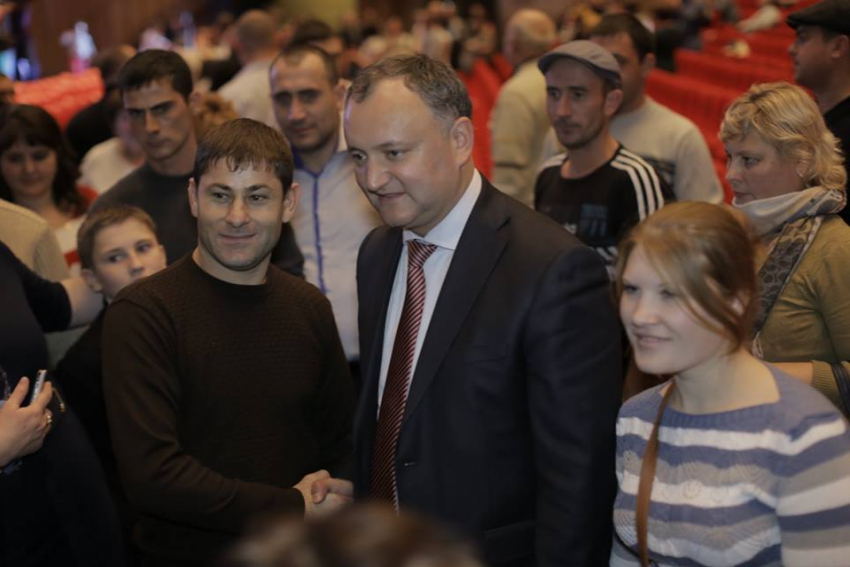 Игорь Додон проводит встречу с молдавской диаспорой в России