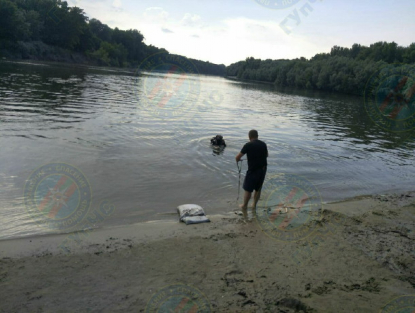 Девочка 11 лет ушла под воду, купаясь в Днестре