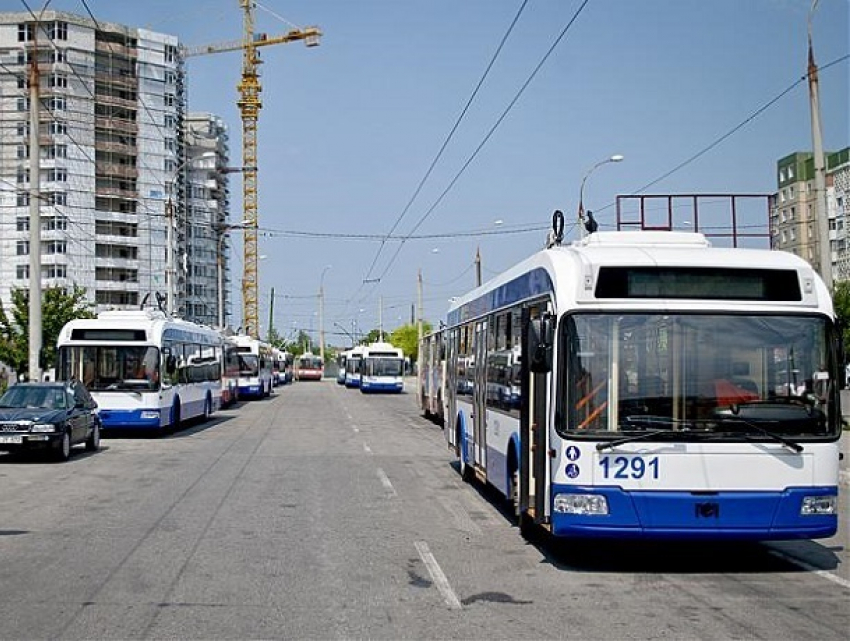 В Кишиневе на Буюканах временно остановились троллейбусы