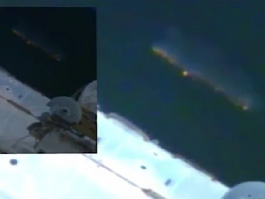 Видеокамеры МКС сняли подлет НЛО, излучающего оранжевый свет