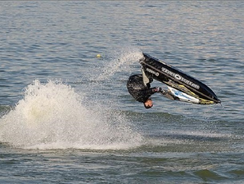 Скутер пробил грудь молдаванина во время катания на черноморском курорте