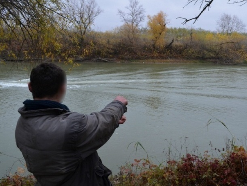 Ночные страсти на реке Прут: молодого контрабандиста из Молдовы задержали румынские пограничники