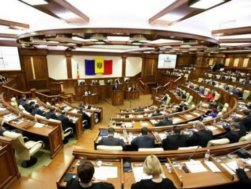 В молдавском парламенте официально подтверждены 32 случая заражения ковидом