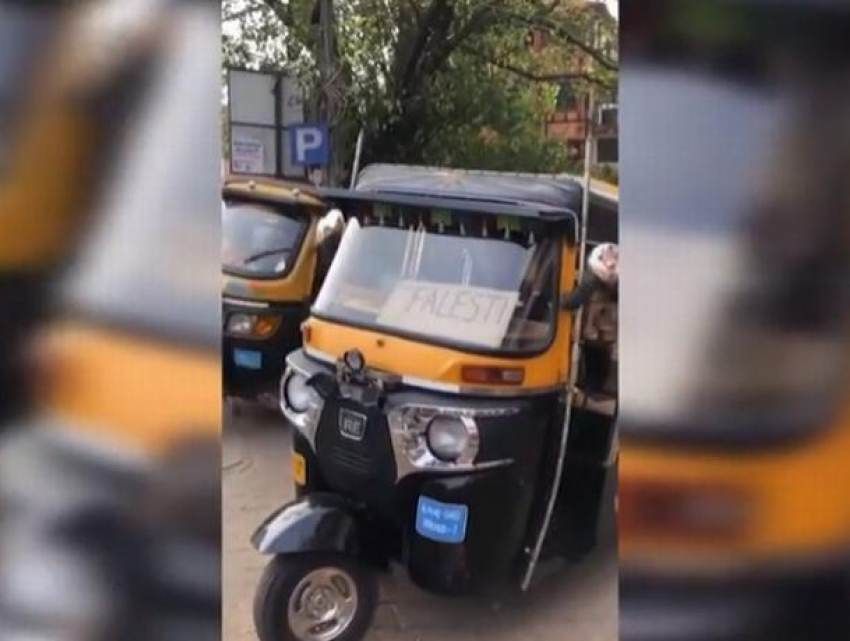 Супертакси - рикша из Индии возит в Фэлешты за два лея!