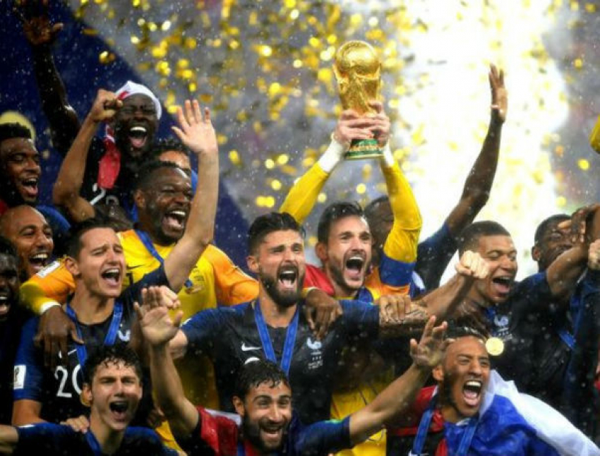 В сверхрезультативном матче Франция победила Хорватию и выиграла чемпионат мира: видео голов