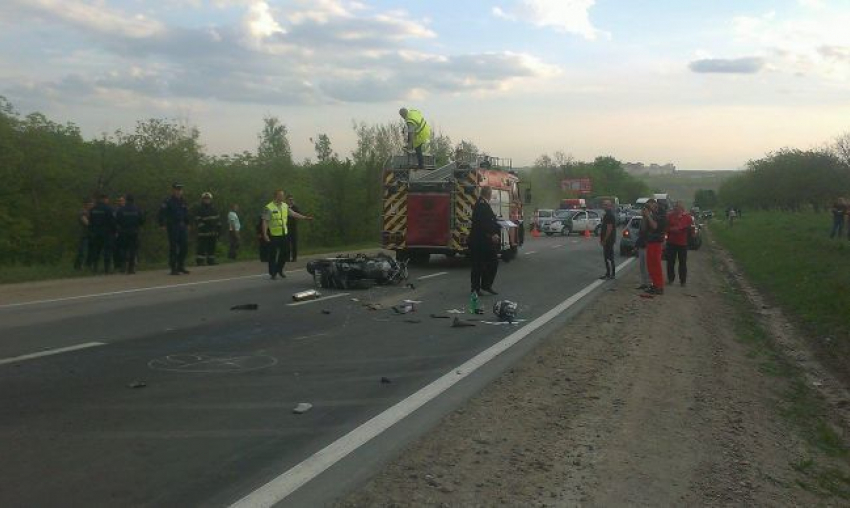 ДТП на Балканском шоссе: три авто разбиты, мотоциклист в реанимации
