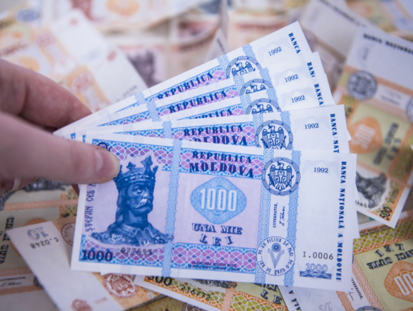 Сколько в среднем получают жители Молдовы в качестве официальной зарплаты