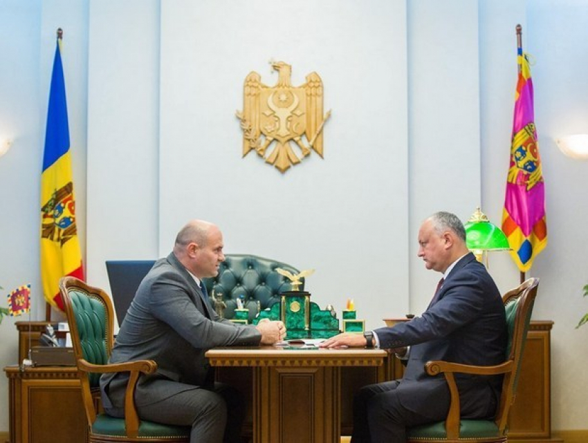 Глава Минобороны Молдовы доложил президенту о нарушениях законодательства