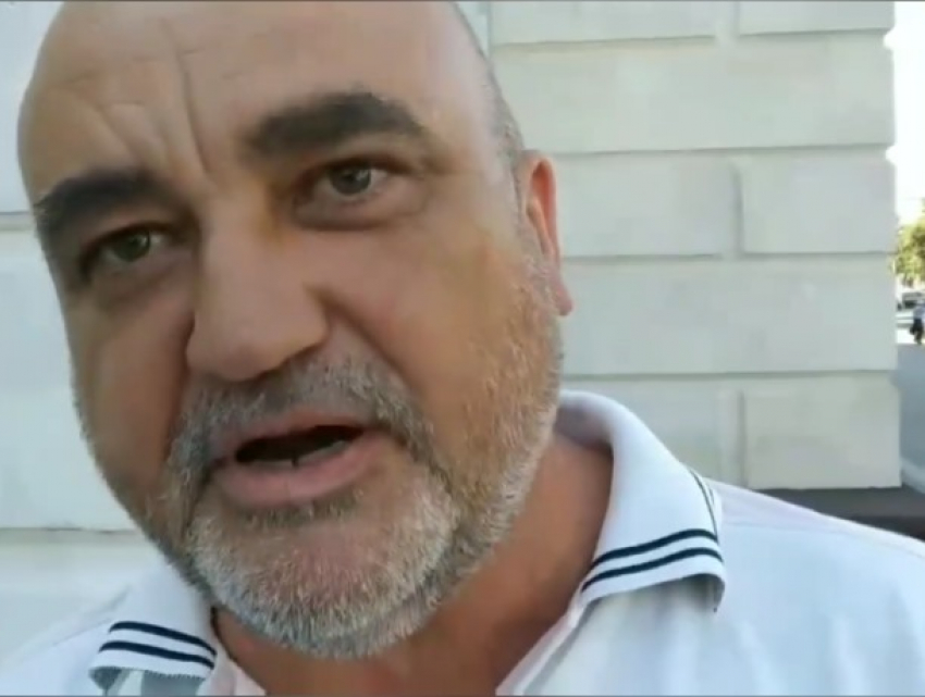 "Ну, и кто теперь хочет резать сепаратистов?". Житель Бендер Михаил Амерберг повстречал комбатанта Маковея