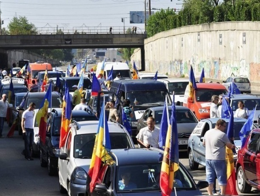 В Молдове запретили все несанкционированные автомарши