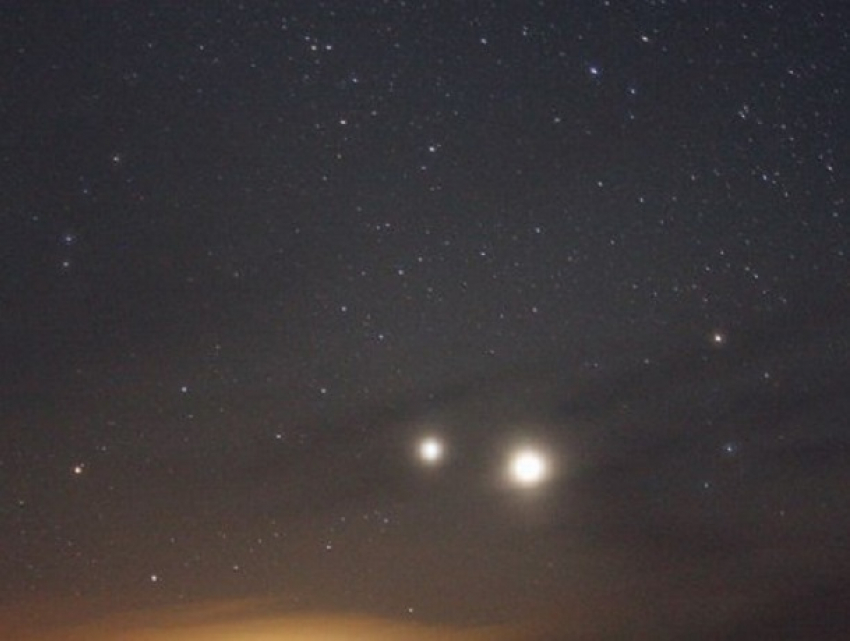 Юпитер «поцелует» Венеру в небе над Молдовой