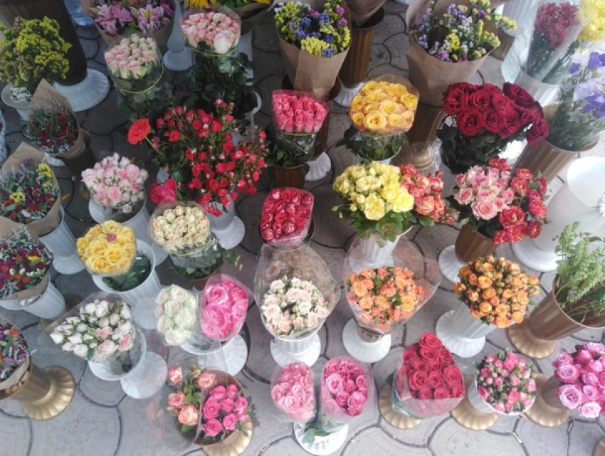 Налоговики готовят облаву против рестораторов и цветочных спекулянтов в день Святого Валентина