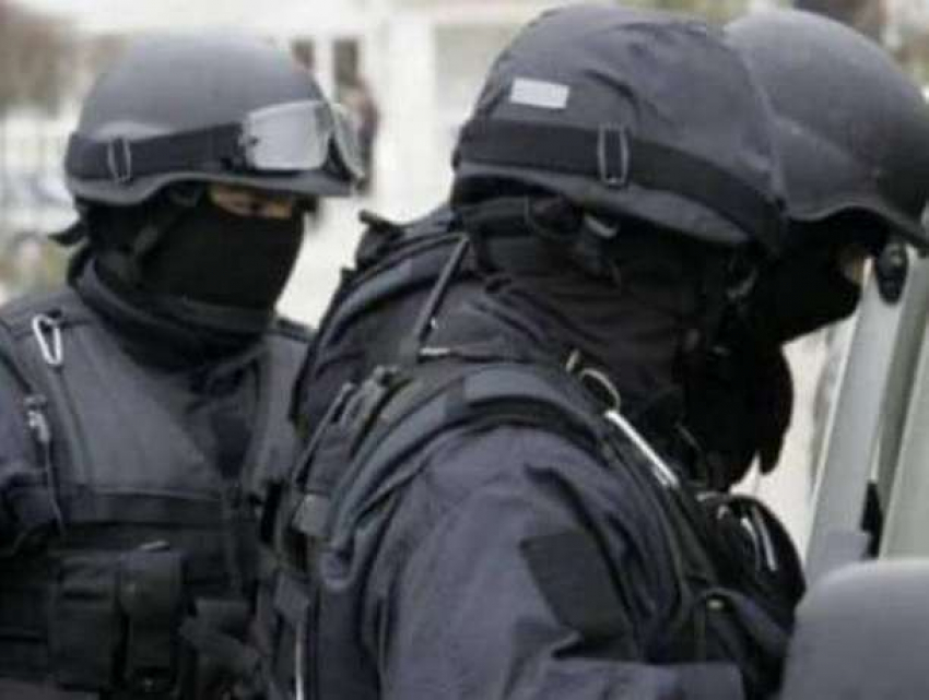 Обыски в Службе гражданского состояния Варницы: четыре человека задержаны