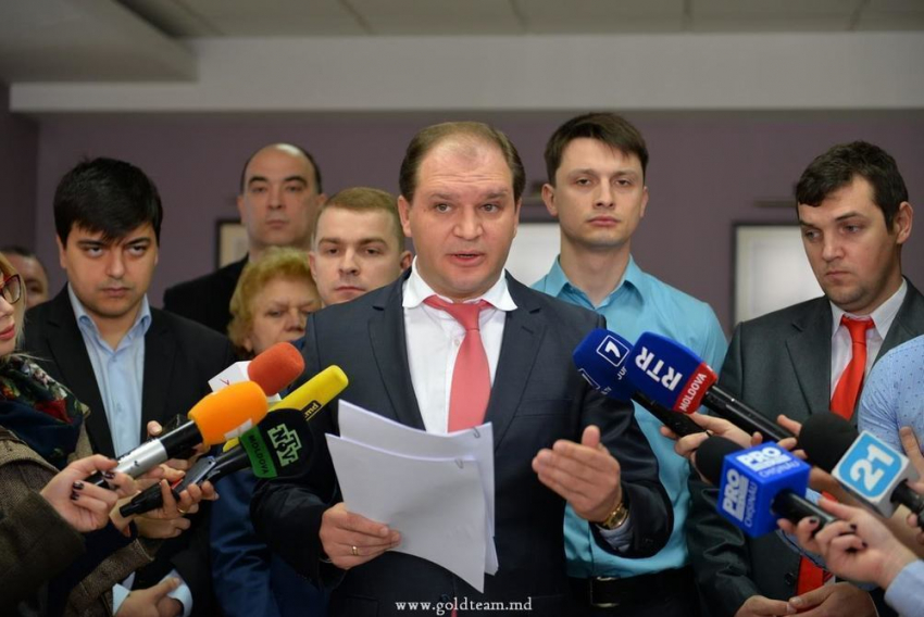 Социалисты инициируют референдум по отставке генпримара Кишинева Дорина Киртоакэ