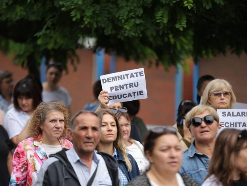 Европейские профсоюзы поддержали протест учителей в Молдове