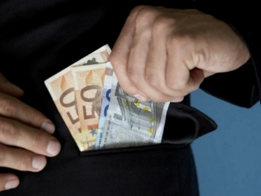 Трое из молдавского «Простоквашино» решили незаконно подзаработать на местном бизнесе