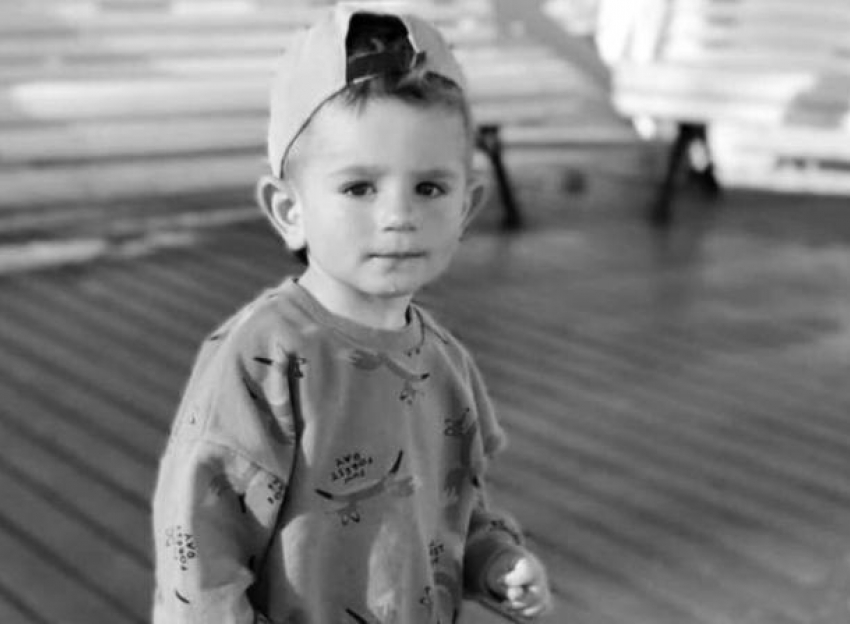 Трагедия в Оргеевском районе: пропавший малыш найден погибшим в канализационном колодце