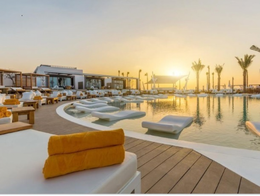 СМИ: Андриан Канду отдохнул в одном из самых дорогих отелей Дубая (фото)