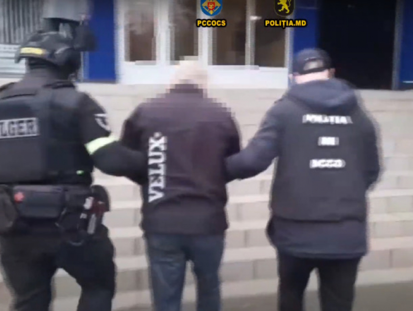 Таксист шантажировал женщину интимными изображениями и требовал 1000 евро