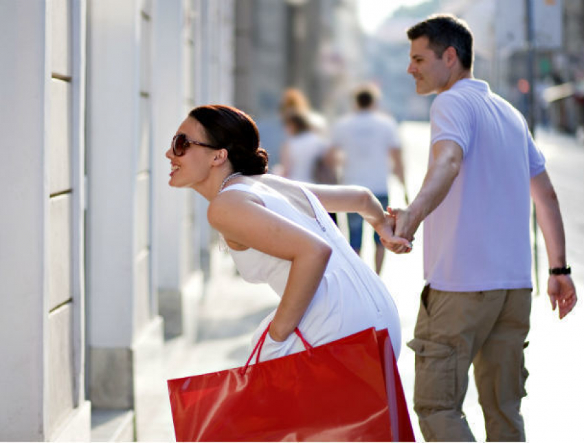 Открытие сезона «жарких скидок» в Кишиневе вызвало недовольство мужчин
