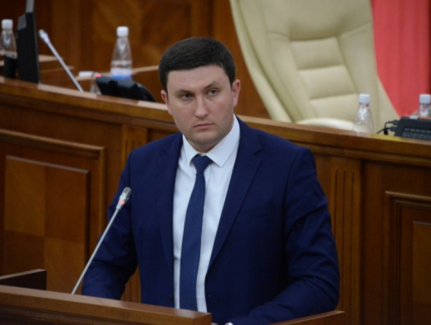 Депутат ПСРМ Односталко осадил членов фракции демократов