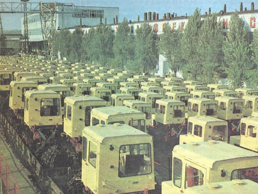 17 октября, 62 года назад с конвейера Кишиневского тракторного завода сошел первый трактор
