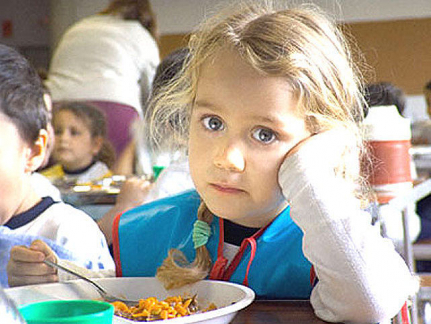 Проверки по всей Молдове выявили множество нарушений в системе питания детей