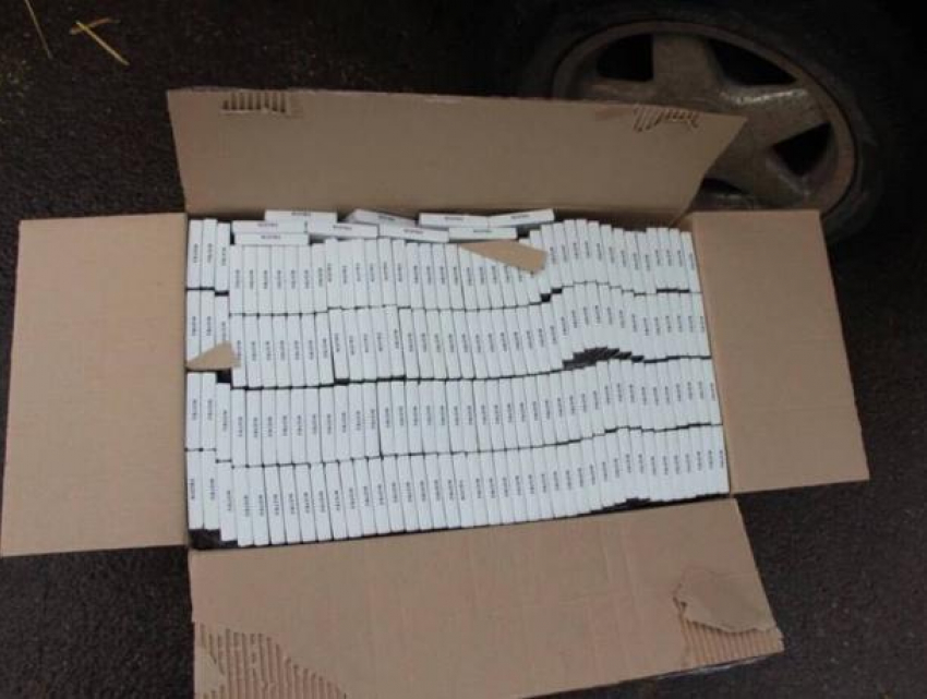 Полиция задержала контрабандиста с почти тысячей пачек сигарет