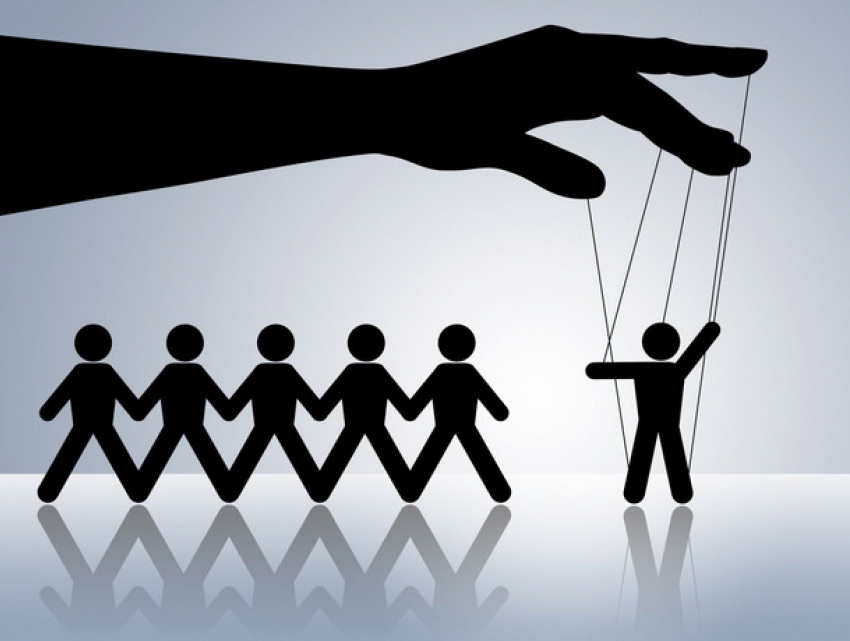 Наивная 56-летняя искательница приключений отправила свои горячие фоточки шантажисту