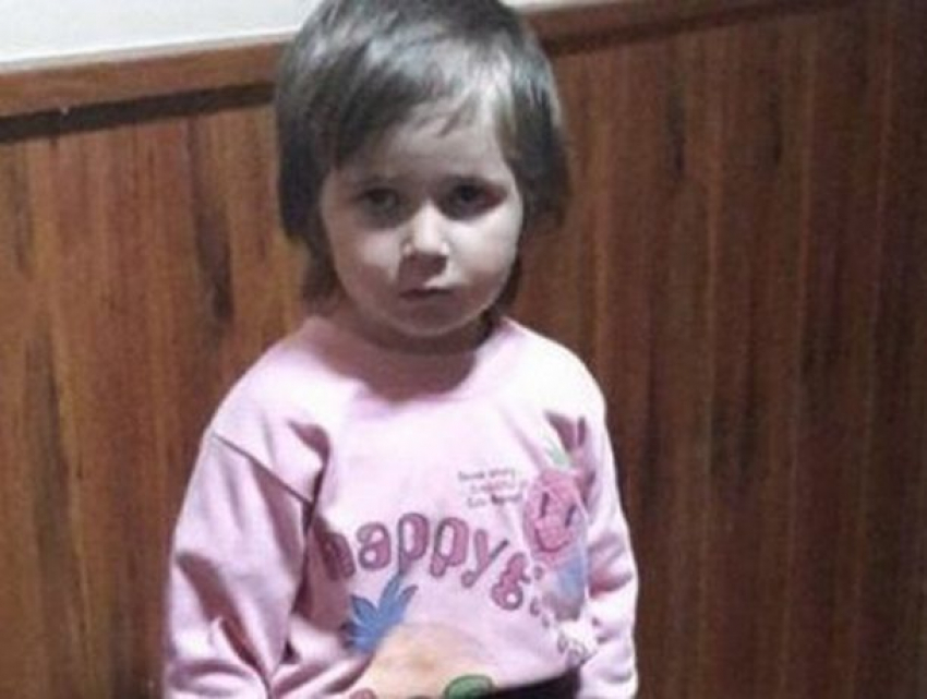 Потерявшуюся четырехлетнюю девочку обнаружили в Бельцах: разыскиваются родители 